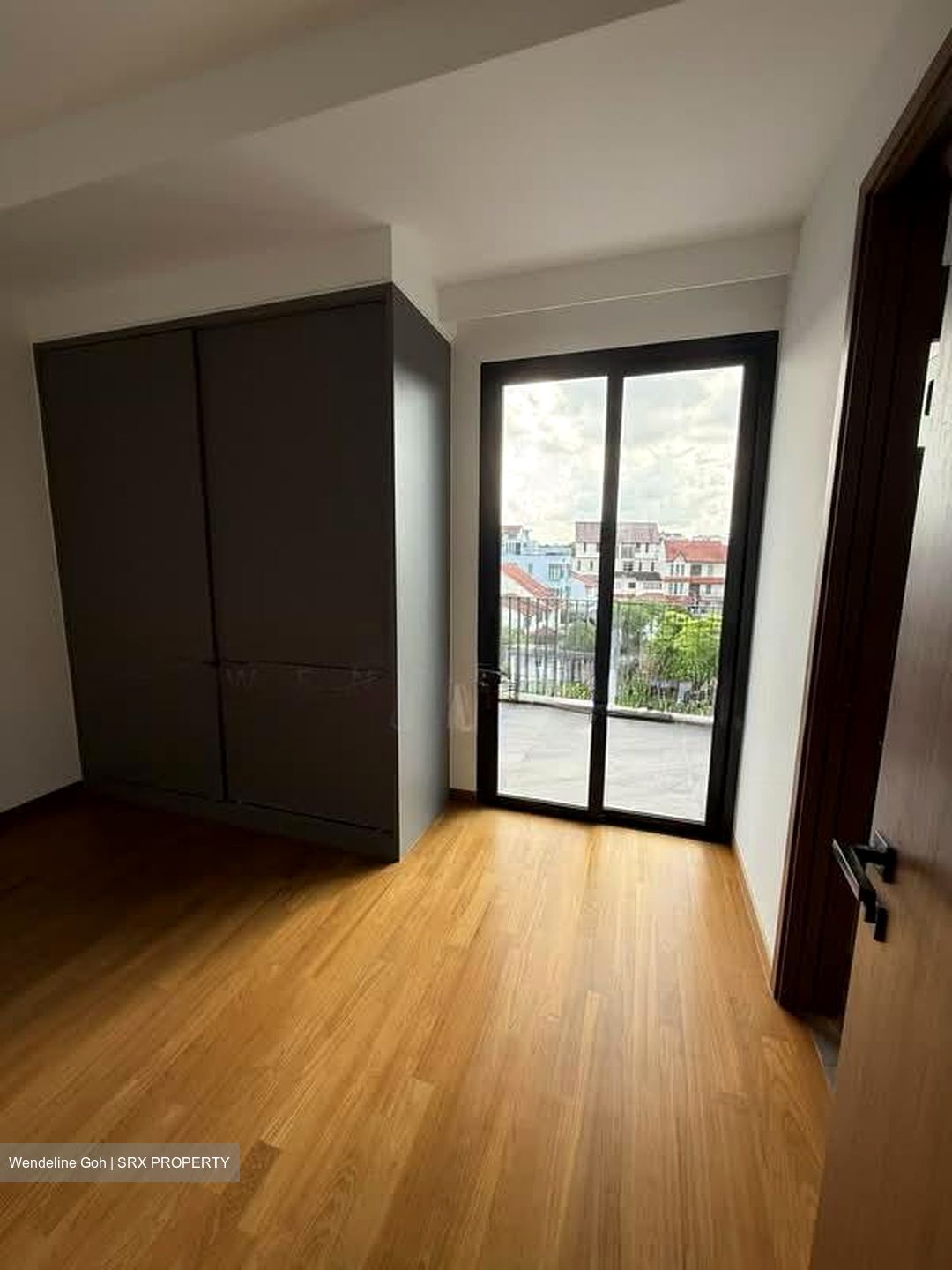 Sembawang Straits Estate (D27), Terrace #581117021